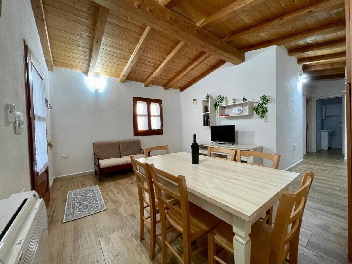 Casa Vacanze Sisuledda Орозеи Екстериор снимка